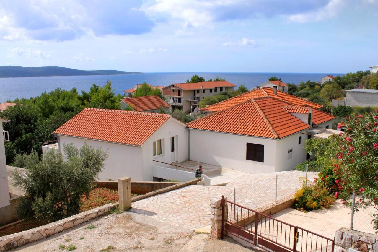 Apartments And Rooms With Parking Space Zavala, Hvar - 128 Jelsa  Eksteriør billede