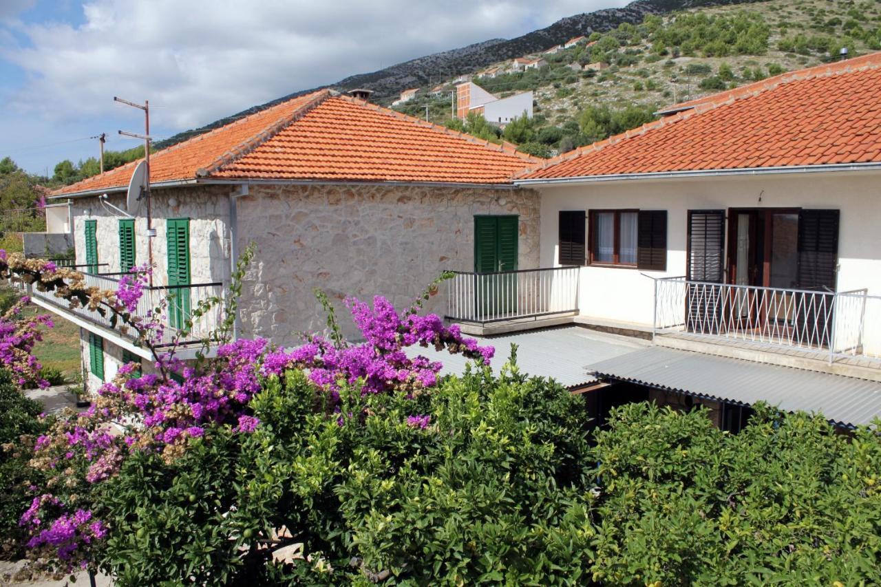 Apartments And Rooms With Parking Space Zavala, Hvar - 128 Jelsa  Eksteriør billede