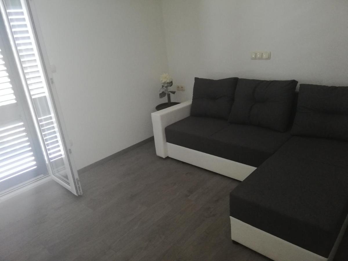 Apartments And Rooms With Parking Space Zavala, Hvar - 128 Jelsa  Eksteriør billede