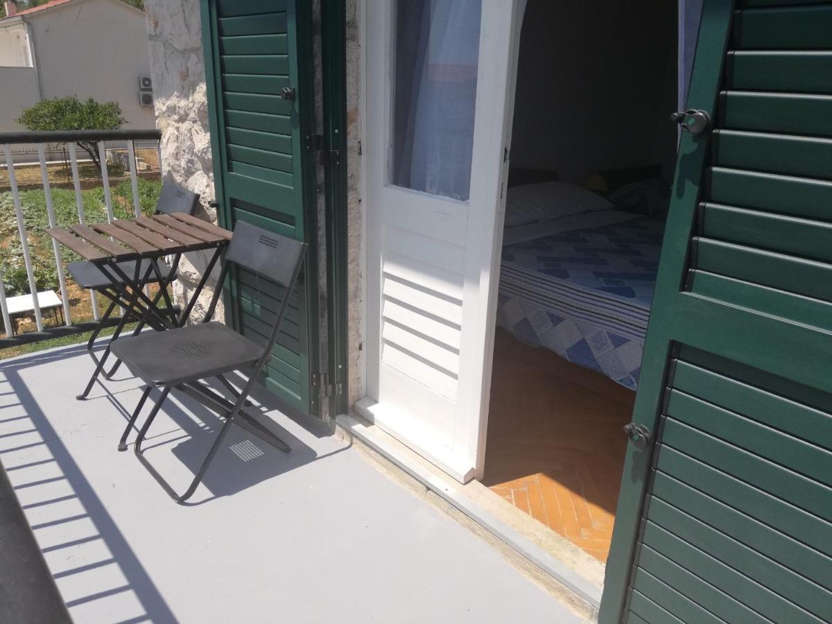 Apartments And Rooms With Parking Space Zavala, Hvar - 128 Jelsa  Eksteriør billede