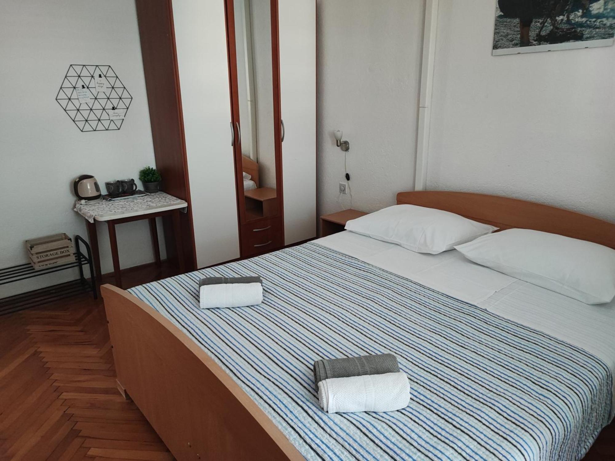 Apartments And Rooms With Parking Space Zavala, Hvar - 128 Jelsa  Værelse billede